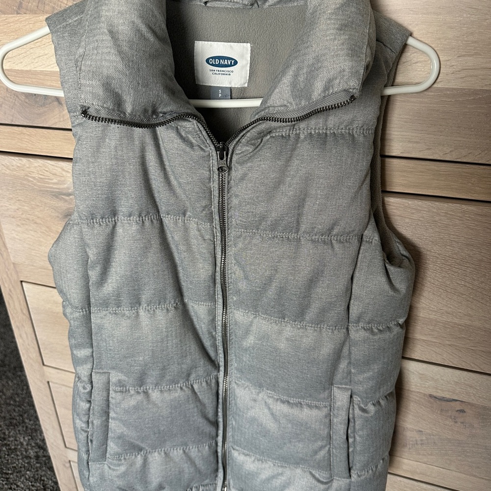 Old Navy Light Gray Quilted Vest